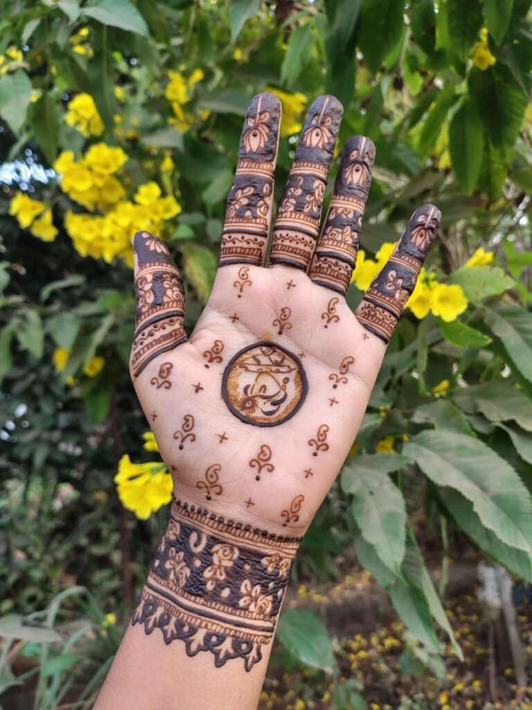minimal mehndi